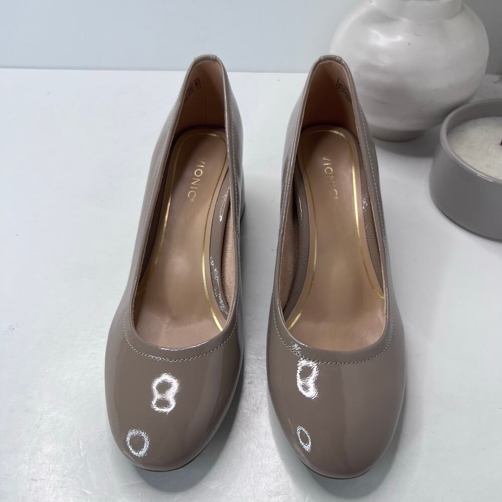 Vionic Carmel Patent Leather Slip On Chunky Heel Taupe Women's 9 M NWOB - Picture 5 of 11
